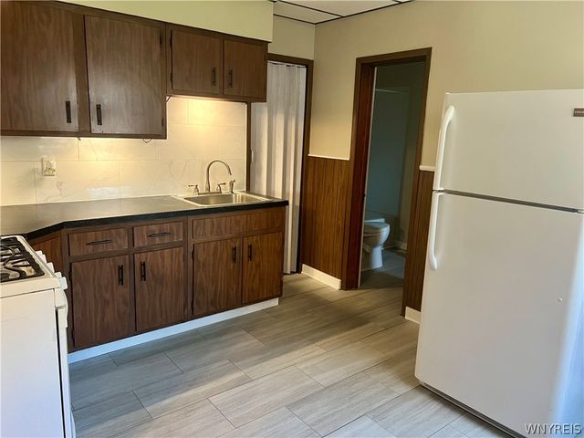 77 Weiss Street, Buffalo, NY 14206