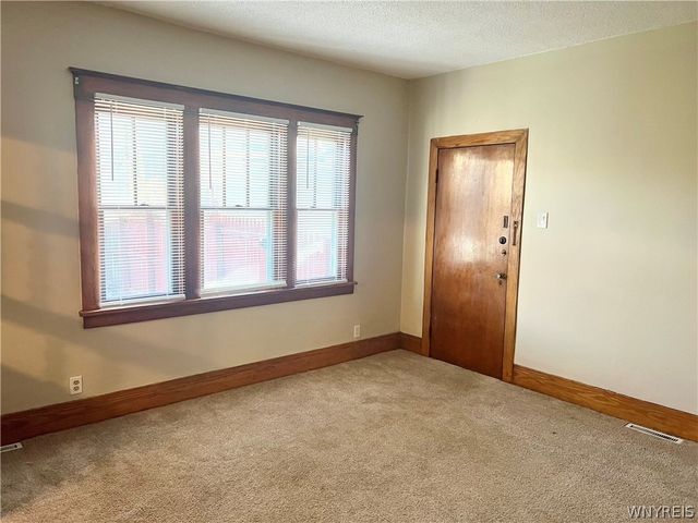 77 Weiss Street, Buffalo, NY 14206