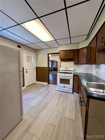 77 Weiss Street, Buffalo, NY 14206
