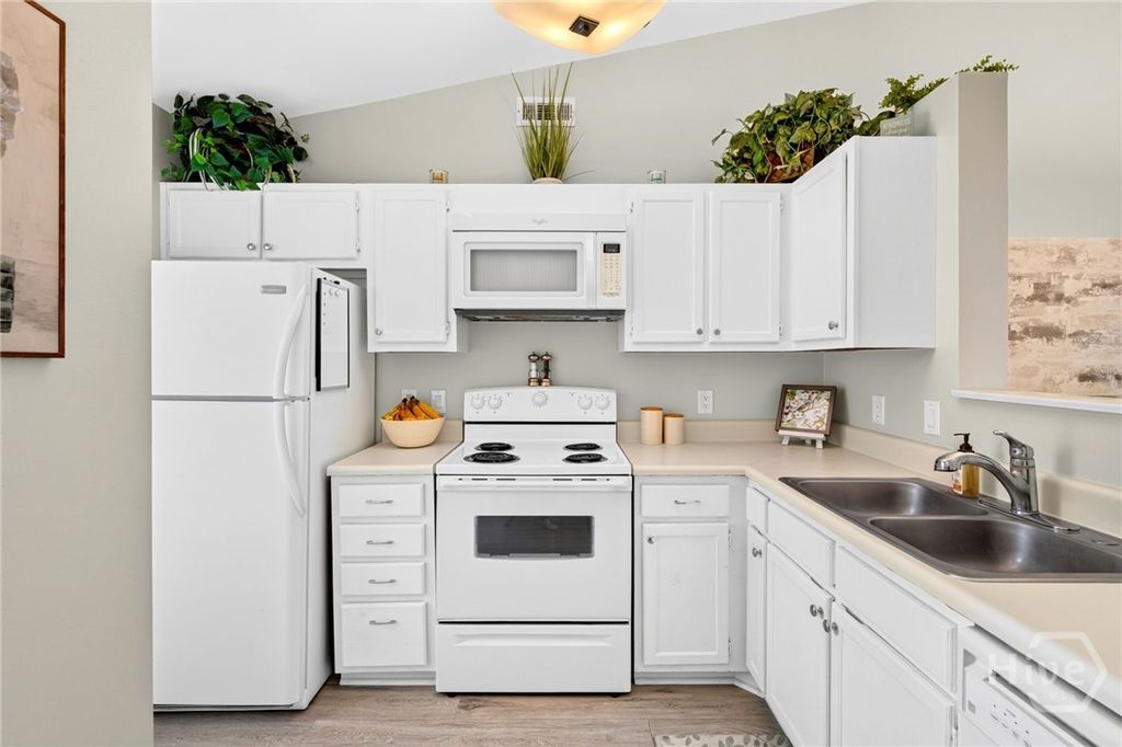 Image 5 of property listing at 56 Bull River Bluff Drive, Savannah, GA 31410