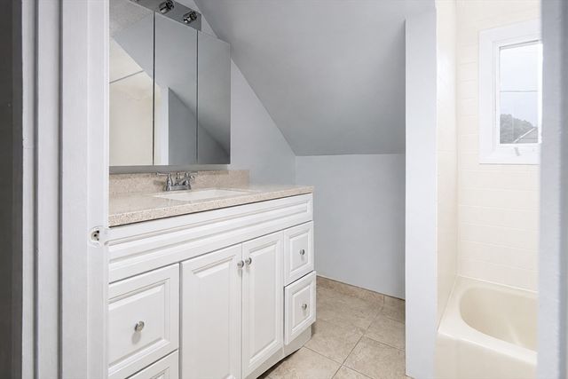 9 Lawrence St 1, Woburn, MA 01801