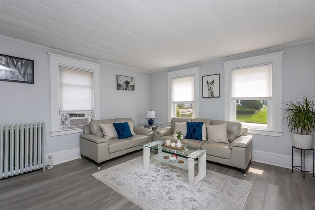 9 Lawrence St 1, Woburn, MA 01801