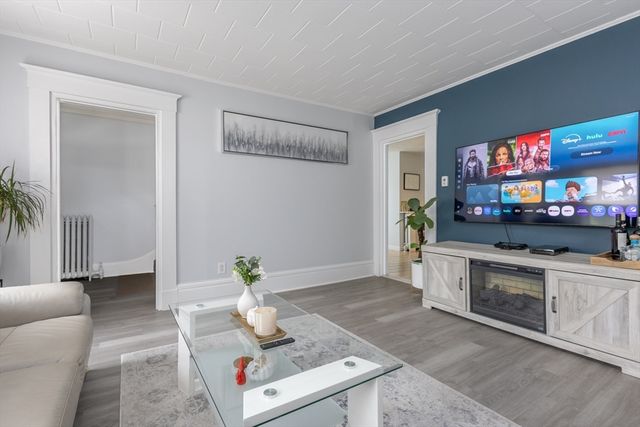 9 Lawrence St 1, Woburn, MA 01801