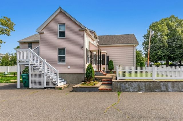 9 Lawrence St 1, Woburn, MA 01801