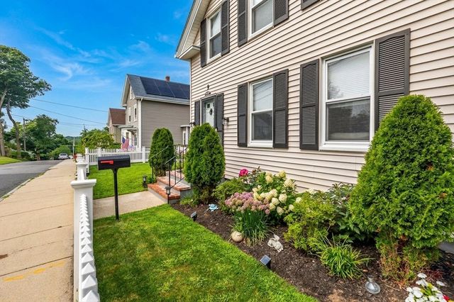 9 Lawrence St 1, Woburn, MA 01801