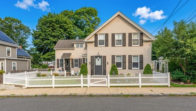 9 Lawrence St 1, Woburn, MA 01801