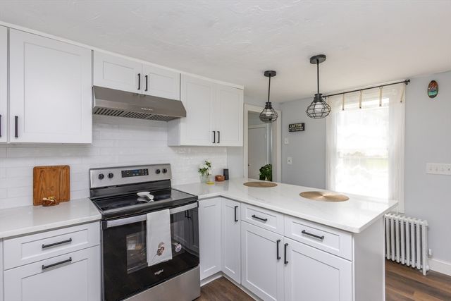 9 Lawrence St 1, Woburn, MA 01801