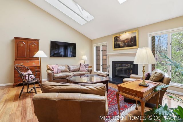 309 Glen Garry Court, Holland City, MI 49423