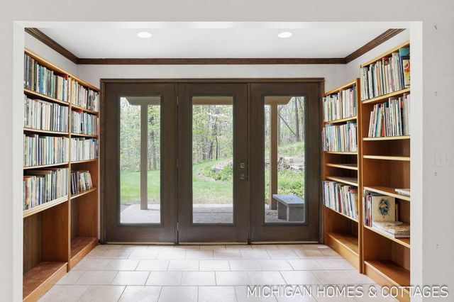 309 Glen Garry Court, Holland City, MI 49423