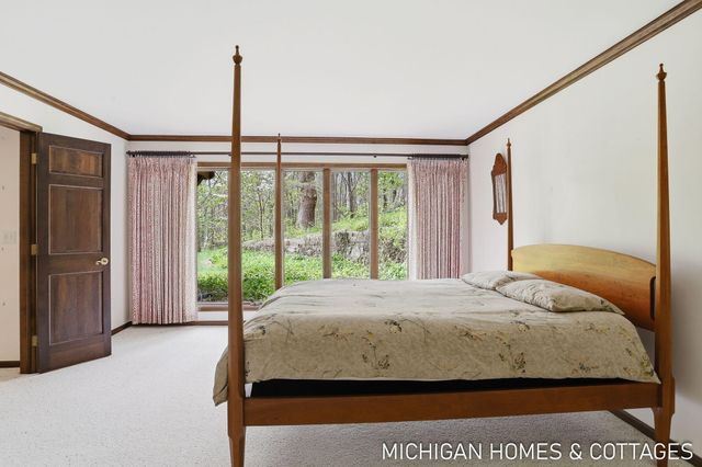 309 Glen Garry Court, Holland City, MI 49423