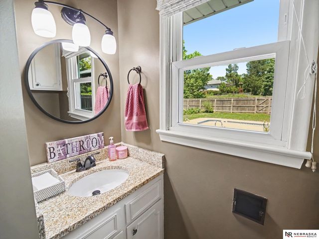 13968 Woolworth Circle, Omaha, NE 68144
