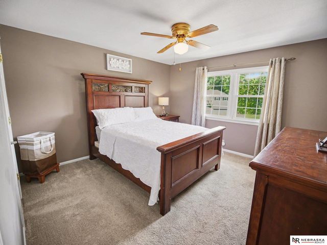 13968 Woolworth Circle, Omaha, NE 68144