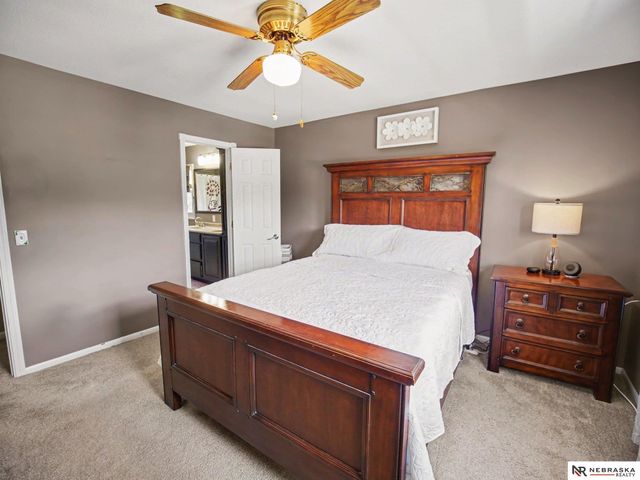 13968 Woolworth Circle, Omaha, NE 68144
