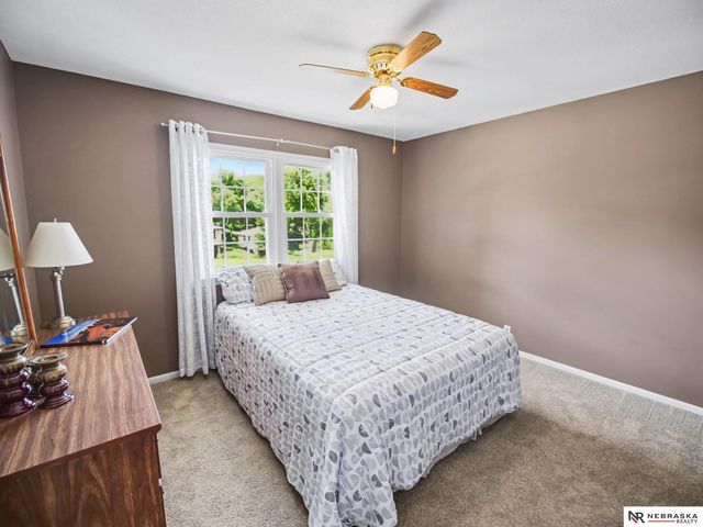 13968 Woolworth Circle, Omaha, NE 68144