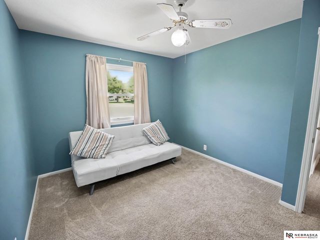 13968 Woolworth Circle, Omaha, NE 68144