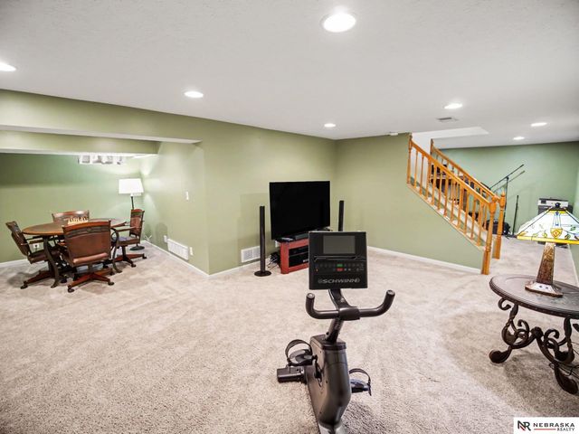 13968 Woolworth Circle, Omaha, NE 68144