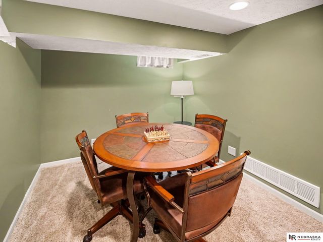 13968 Woolworth Circle, Omaha, NE 68144