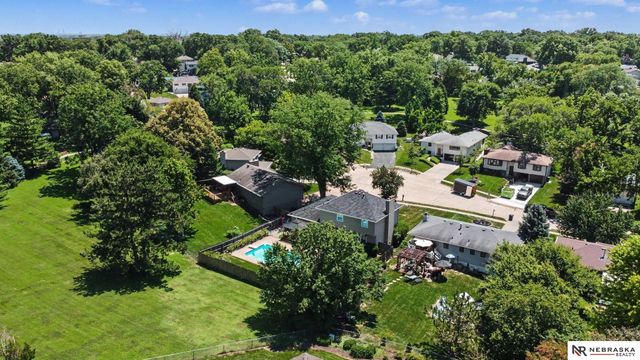 13968 Woolworth Circle, Omaha, NE 68144