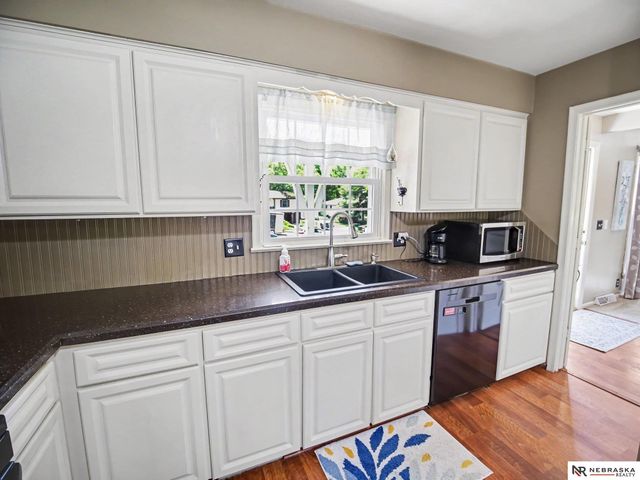 13968 Woolworth Circle, Omaha, NE 68144