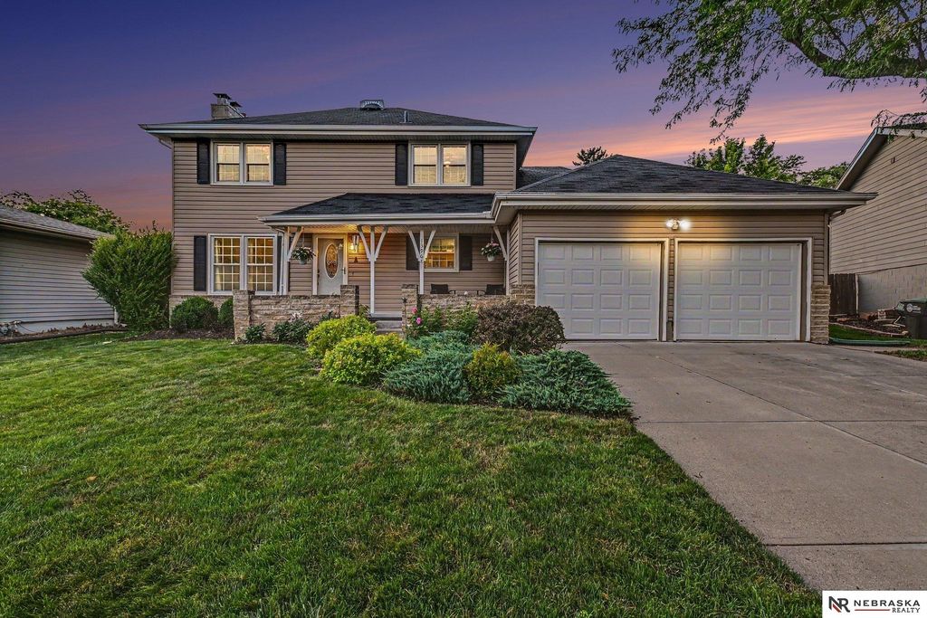 13968 Woolworth Circle, Omaha, NE 68144