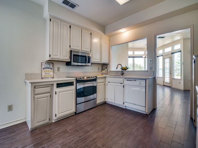 9959 Waterfront Trail, Rowlett, TX 75087