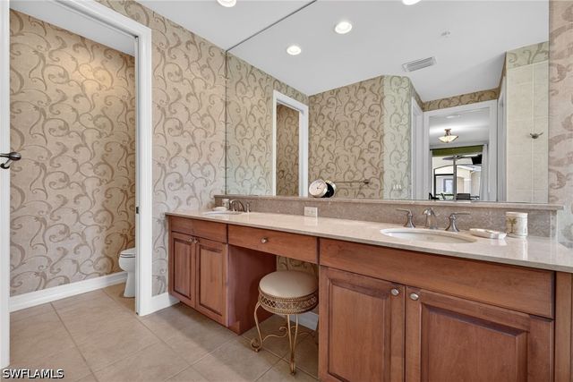 2638 BOLERO DR 401, Naples, FL 34109