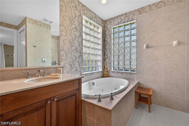 2638 BOLERO DR 401, Naples, FL 34109