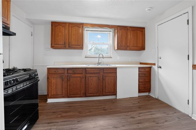 1406 Elmwood St, Port Vue, PA 15133