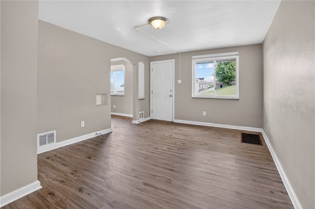 1406 Elmwood St, Port Vue, PA 15133