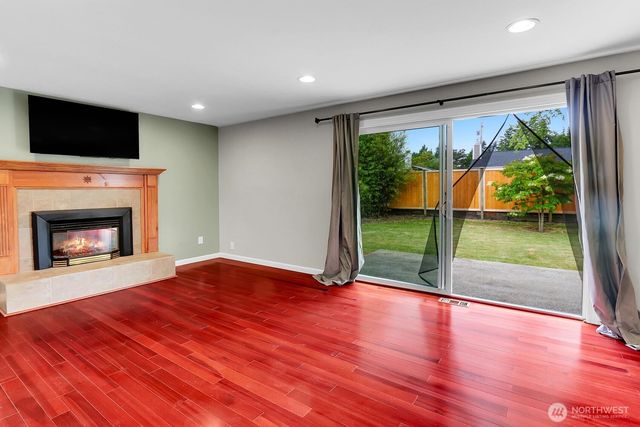 24415 14th Avenue S, Des Moines, WA 98198