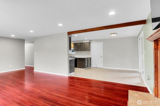 24415 14th Avenue S, Des Moines, WA 98198