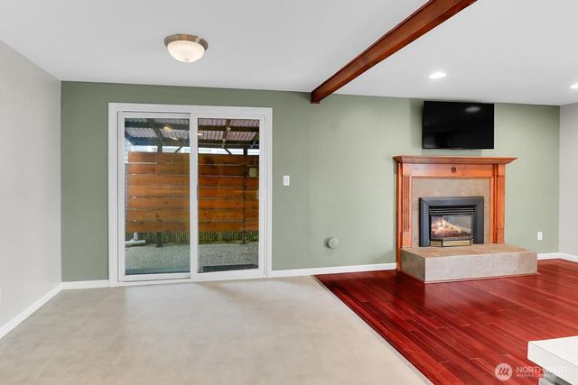 24415 14th Avenue S, Des Moines, WA 98198