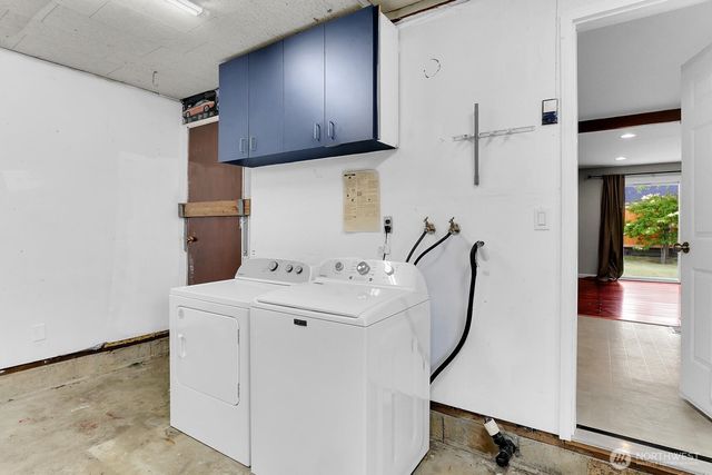24415 14th Avenue S, Des Moines, WA 98198