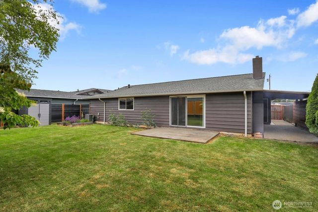 24415 14th Avenue S, Des Moines, WA 98198