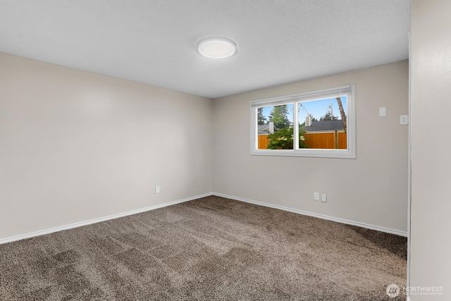 24415 14th Avenue S, Des Moines, WA 98198