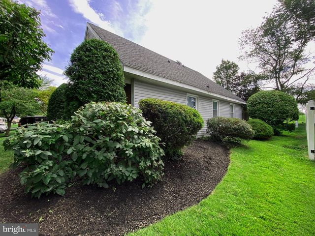 130 CLUB HOUSE DR, Willingboro, NJ 08046