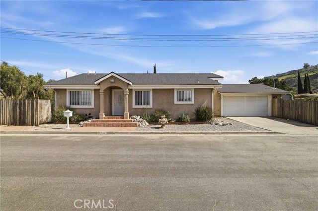 10744 Radwin Avenue, Sunland (los Angeles), CA 91040