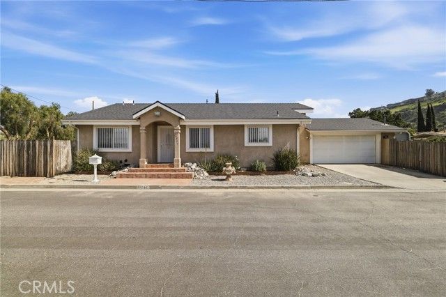 10744 Radwin Avenue, Sunland (los Angeles), CA 91040