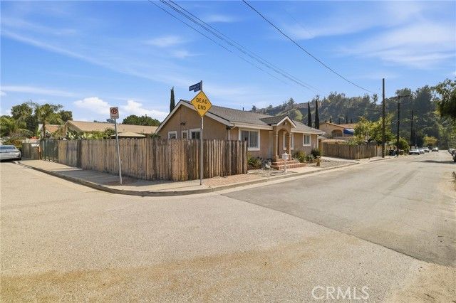 10744 Radwin Avenue, Sunland (los Angeles), CA 91040