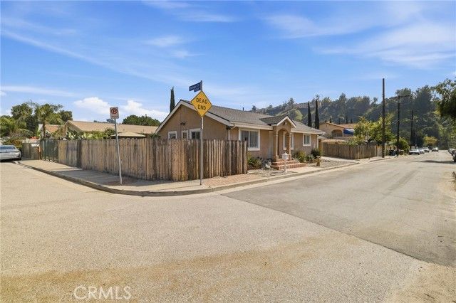 10744 Radwin Avenue, Sunland (los Angeles), CA 91040