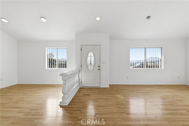 10744 Radwin Avenue, Sunland (los Angeles), CA 91040