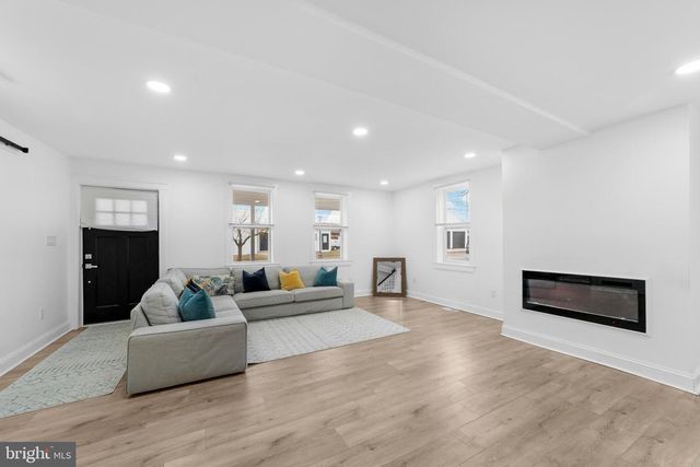 15 W MAIN ST, Marlton, NJ 08053