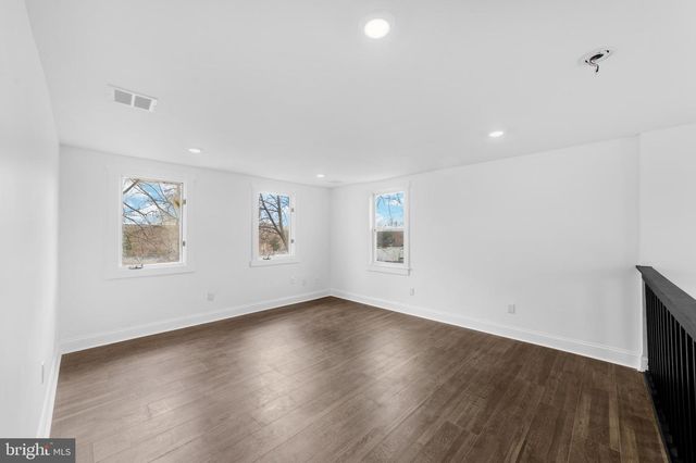 15 W MAIN ST, Marlton, NJ 08053