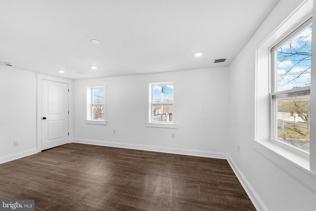 15 W MAIN ST, Marlton, NJ 08053