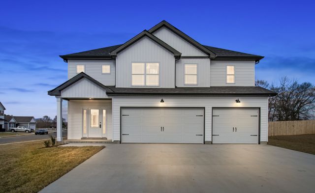 141 Monaghan Dr, Clarksville, TN 37042