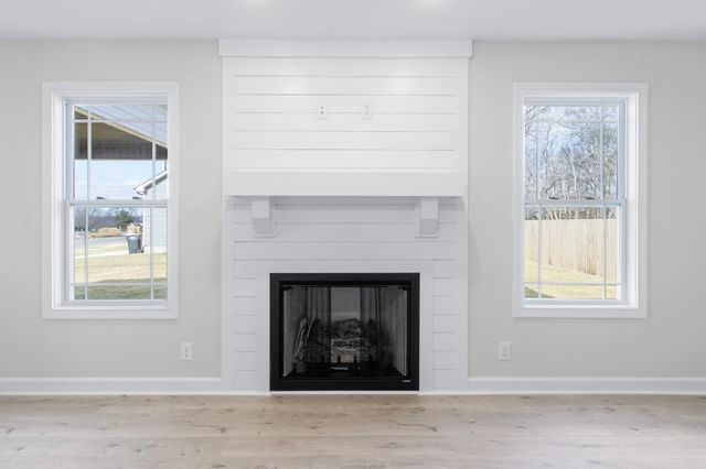 141 Monaghan Dr, Clarksville, TN 37042