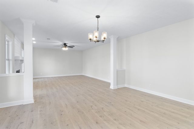141 Monaghan Dr, Clarksville, TN 37042