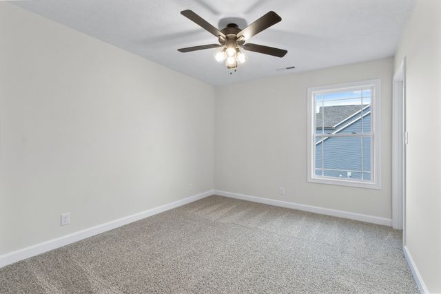 141 Monaghan Dr, Clarksville, TN 37042