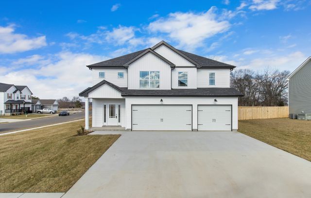 141 Monaghan Dr, Clarksville, TN 37042