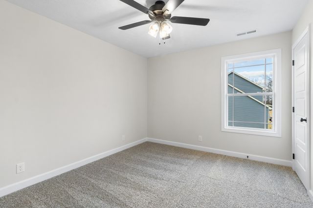 141 Monaghan Dr, Clarksville, TN 37042